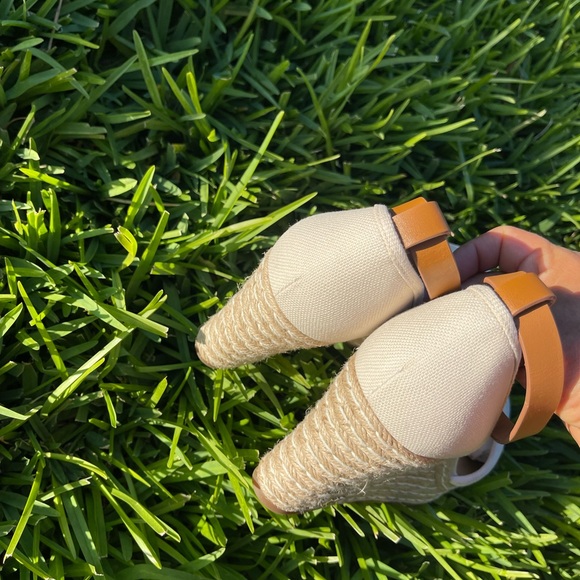 Michael Kors 🔴Wedge espadrilles women’s Size 9.5 - Picture 2 of 7